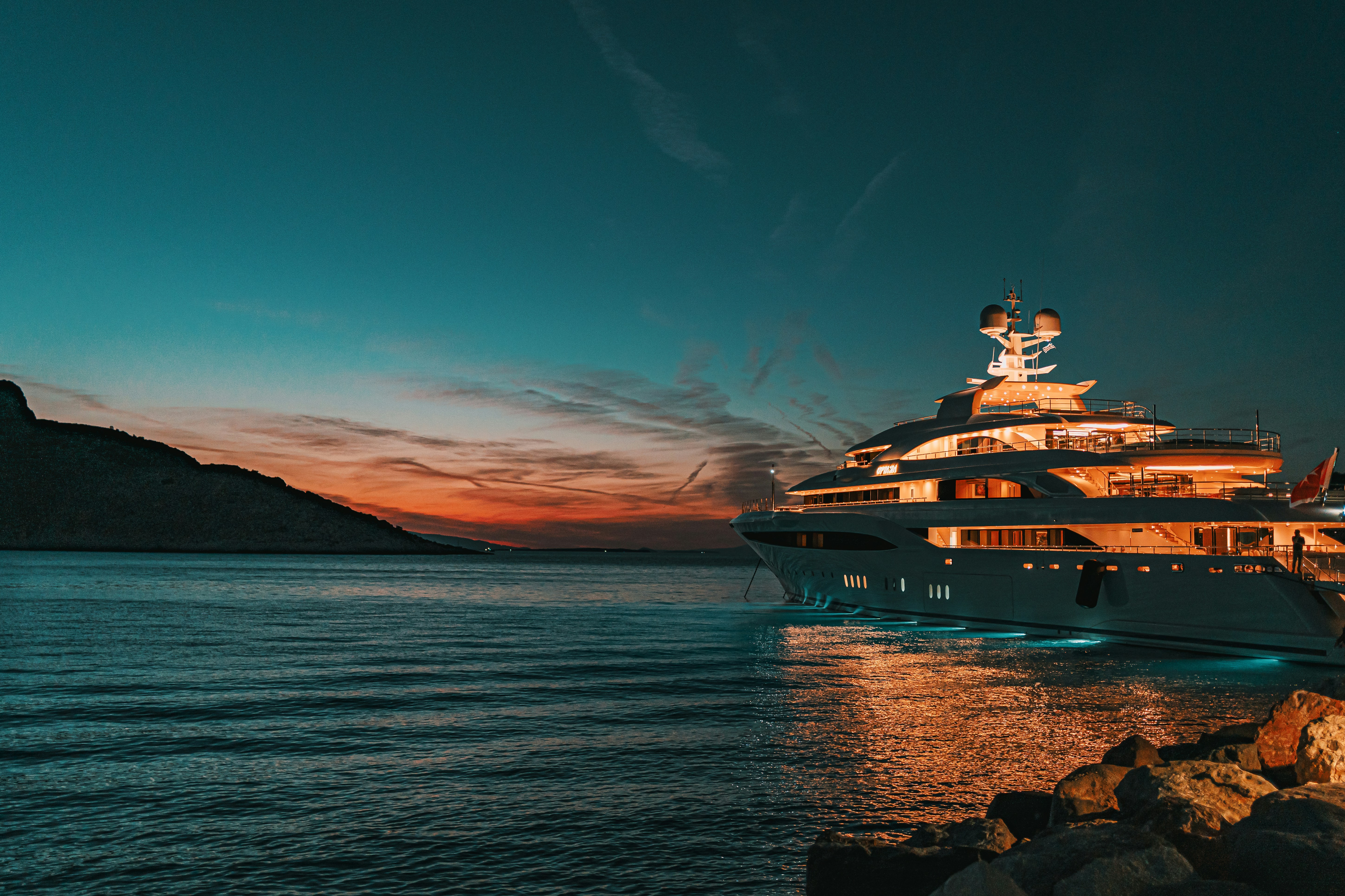 Yacht Rental & Regatta Arrangements